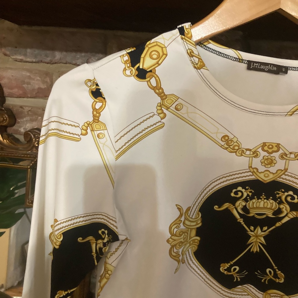 J.McLaughlin Catalina Cloth Medallion Chain Equestrian Crown Print Resort Top - Picture 2 of 16